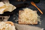 Лапша домашняя  . На перепелином или курином яйце