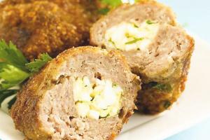 Зразы куриные с яйцом и луком