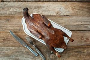 Утка копченая