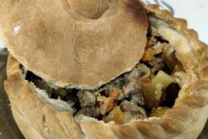 Жаркое в съедобном хрустящем горшочке